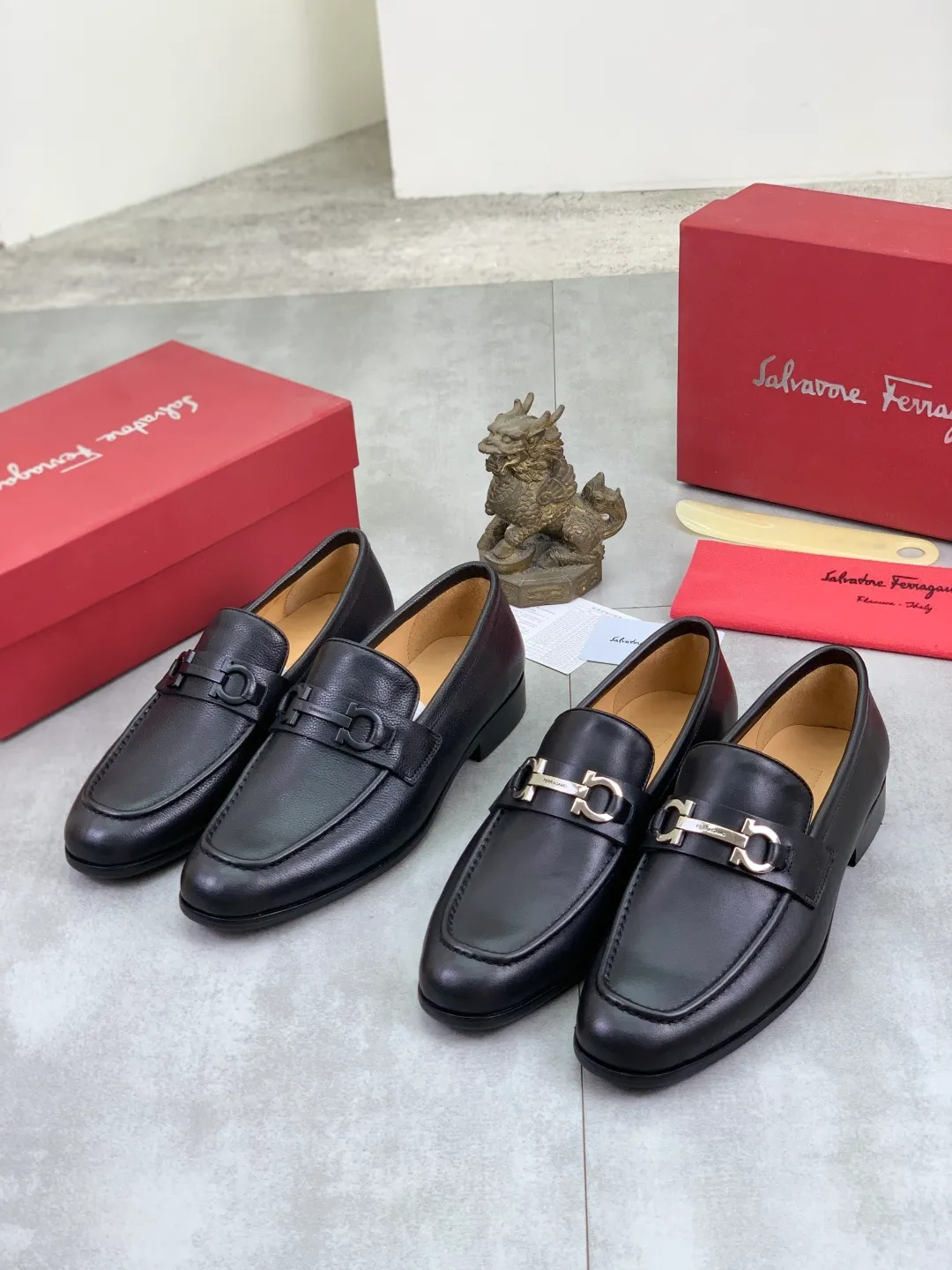 Men's Men's Shoes 💰P560💰[New Style] Water-dyed Niuli 🆘[Salvatore Ferragamo] Ferragamo's latest casual business leather shoes for men! Listed simultaneously! The fabric is made of specially imported original calfskin, the lining is made of imported water-dyed cowhide, and the original combination outsole is absolutely luxurious and leads the fashion trend. Matching code: 39-44 (45 46 customized) 2️⃣ colors available